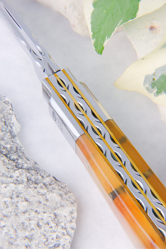 Cow Horn Barlow with Pen Blade