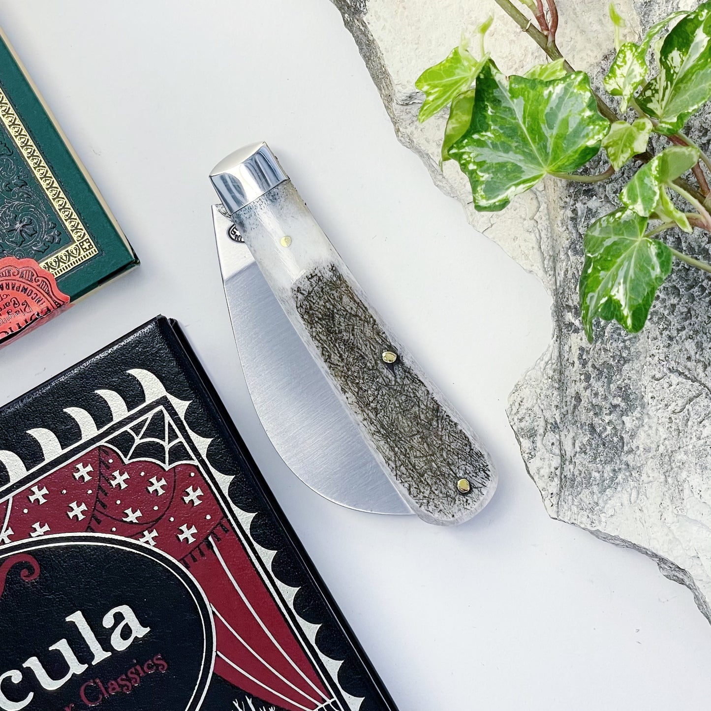 Arthur Wright and Sons pruner pocket knife with stag horn handle closed