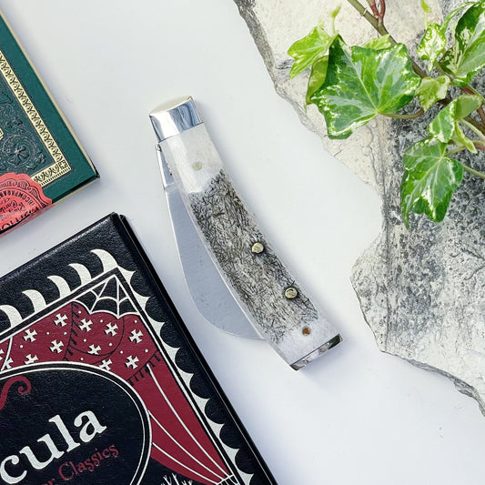 Arthur Wright and Sons pruner pocket knife with end cap and stag horn handle closed